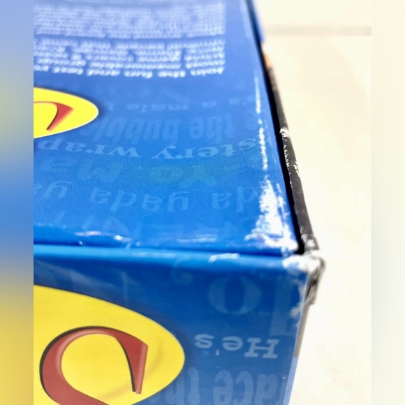 2009 SEINFELD Trivia Game. Pressman Board Game. 300 Cards, 600 Questions - Picture 8 of 9